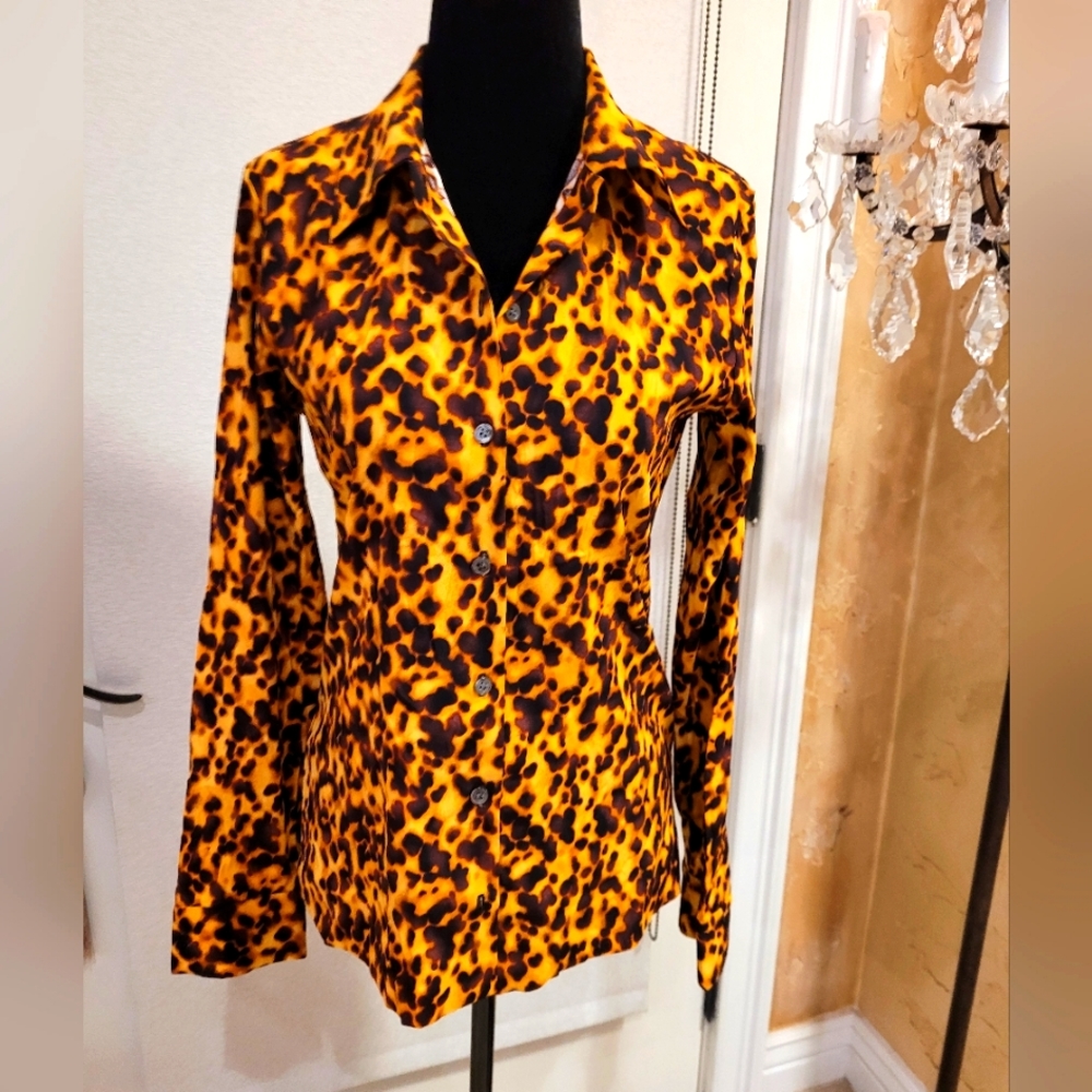VINTAGE NICOLE MILLER, Vibrant Leoaprd Silk Button Down Blouse. Size 6
